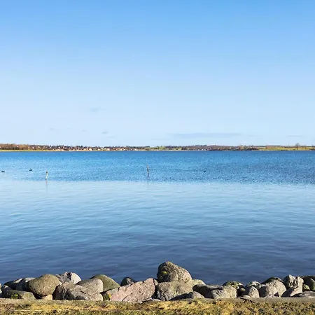 1 Bedroom Cozy In 펜션 Munkebo