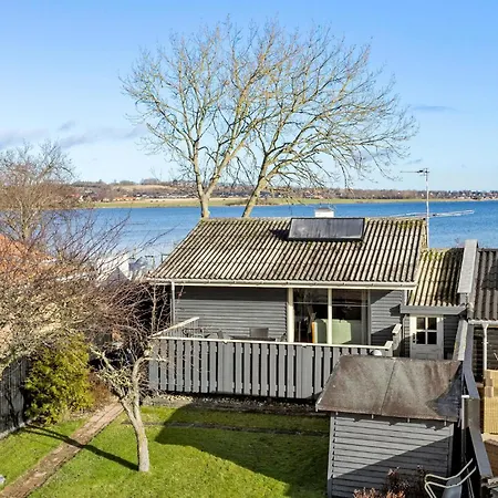 1 Bedroom Cozy In 펜션 *