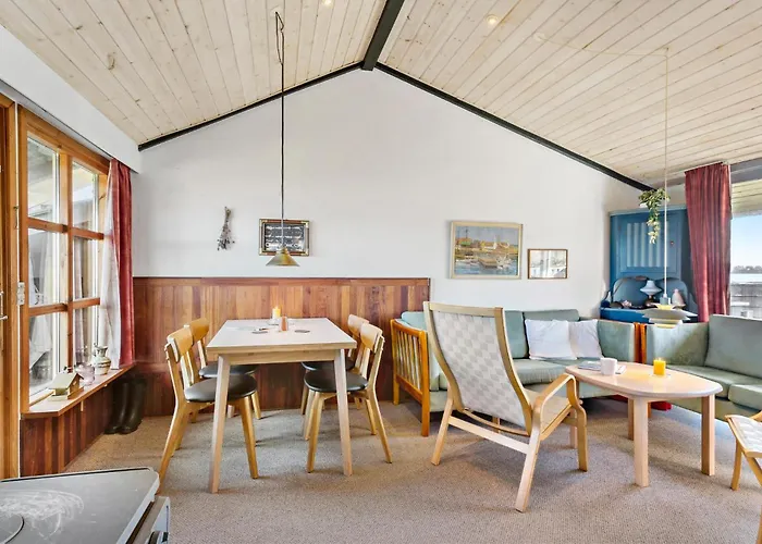 1 Bedroom Cozy In *