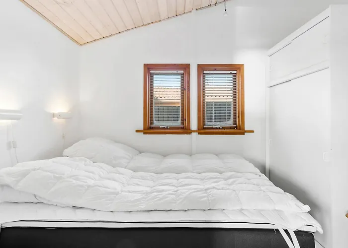1 Bedroom Cozy In *